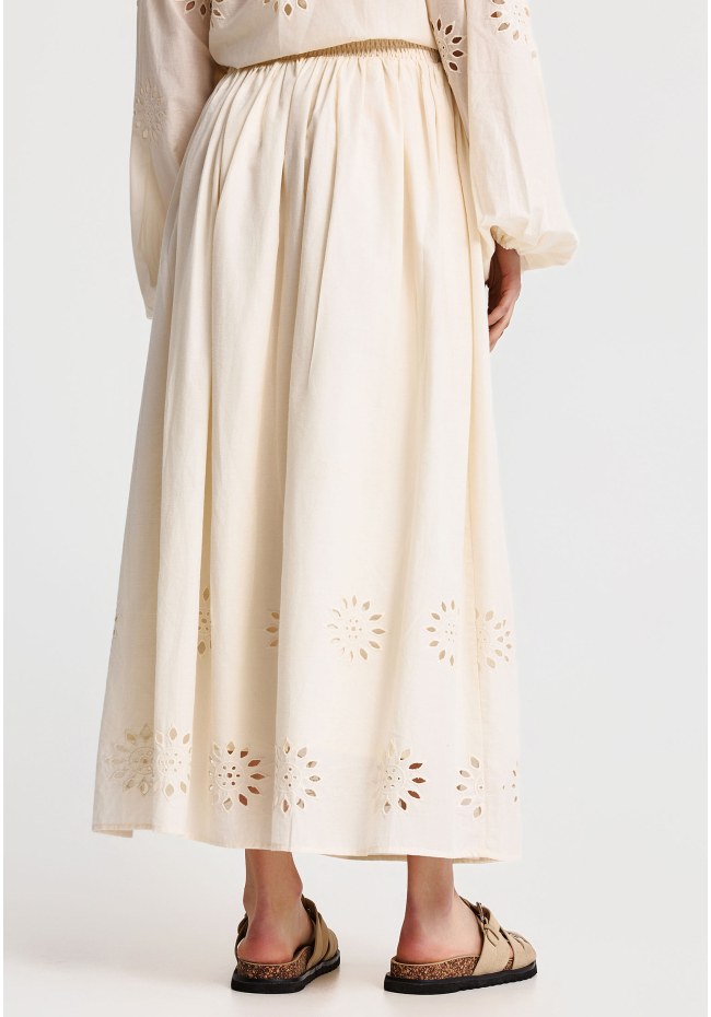 Maxi skirt with embroidery