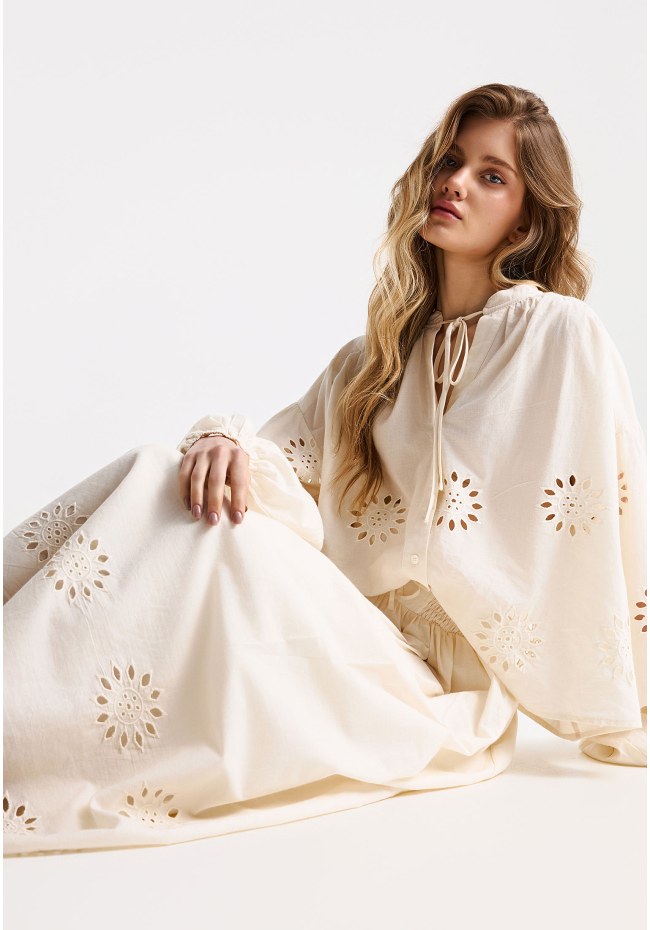 Maxi skirt with embroidery