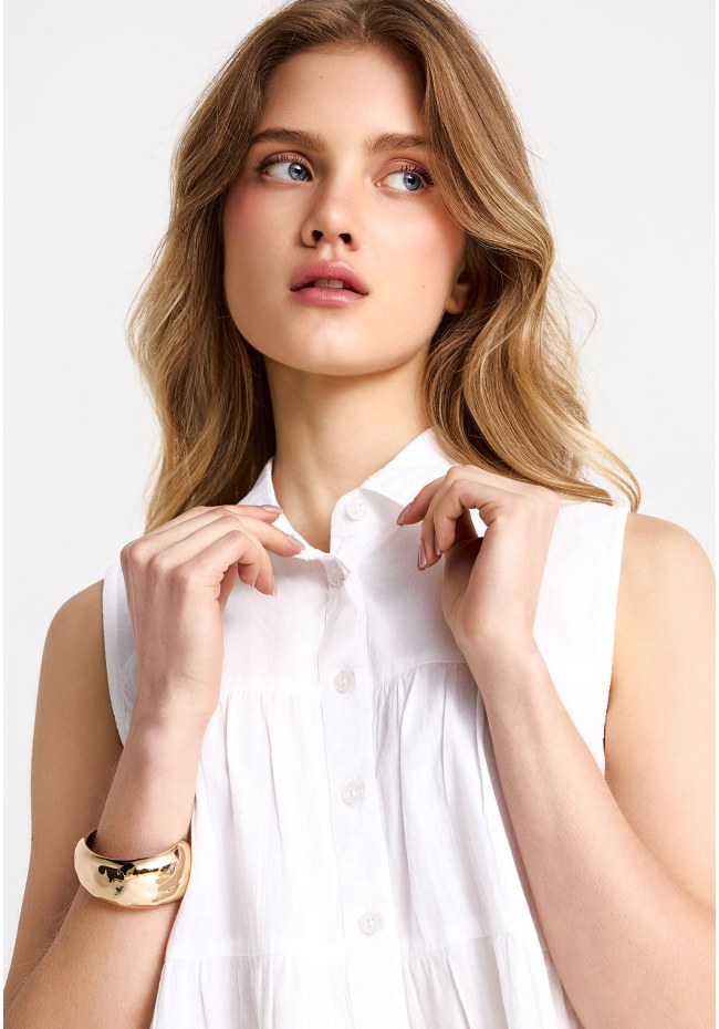 Women's shirt with ruffles