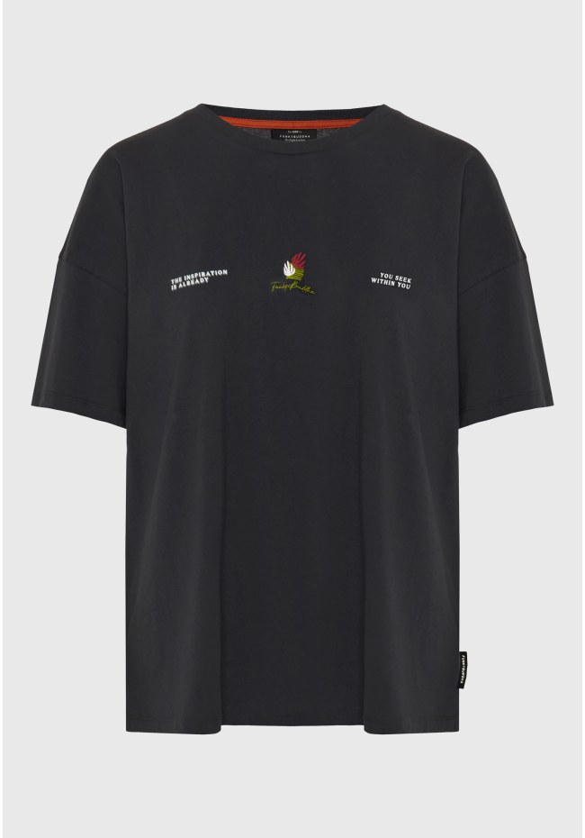 Loose fit t-shirt with artwork print on the back