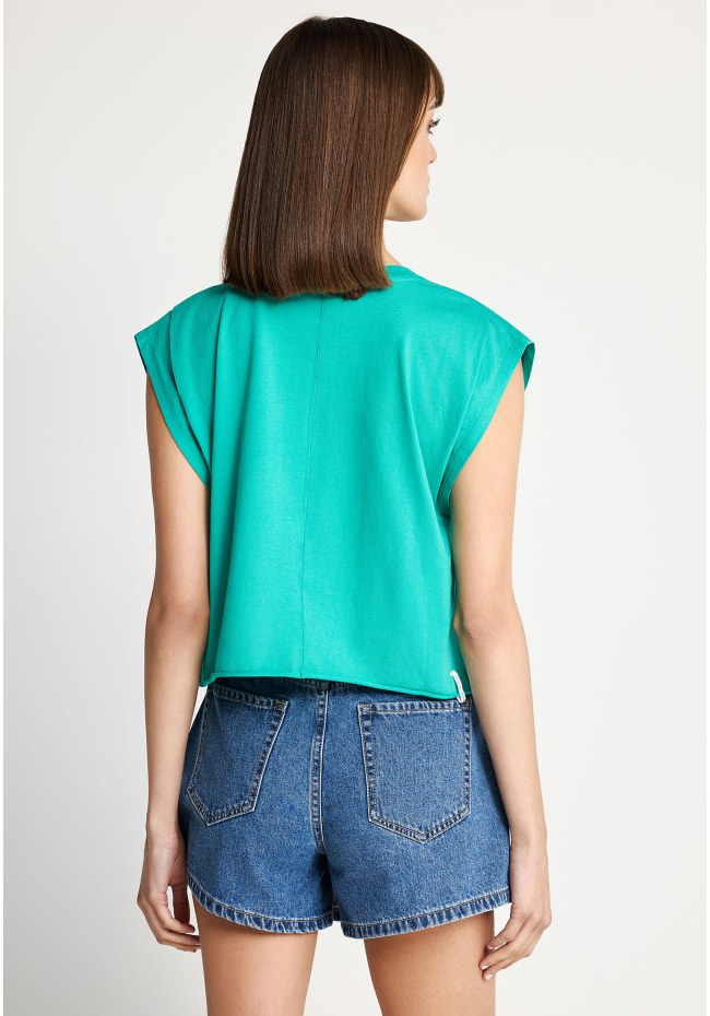 Women's sleeveless t-shirt made of organic cotton