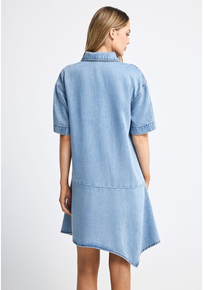 Γυναικείο relaxed denim φόρεμα με ασύμμετρο τελειώμα