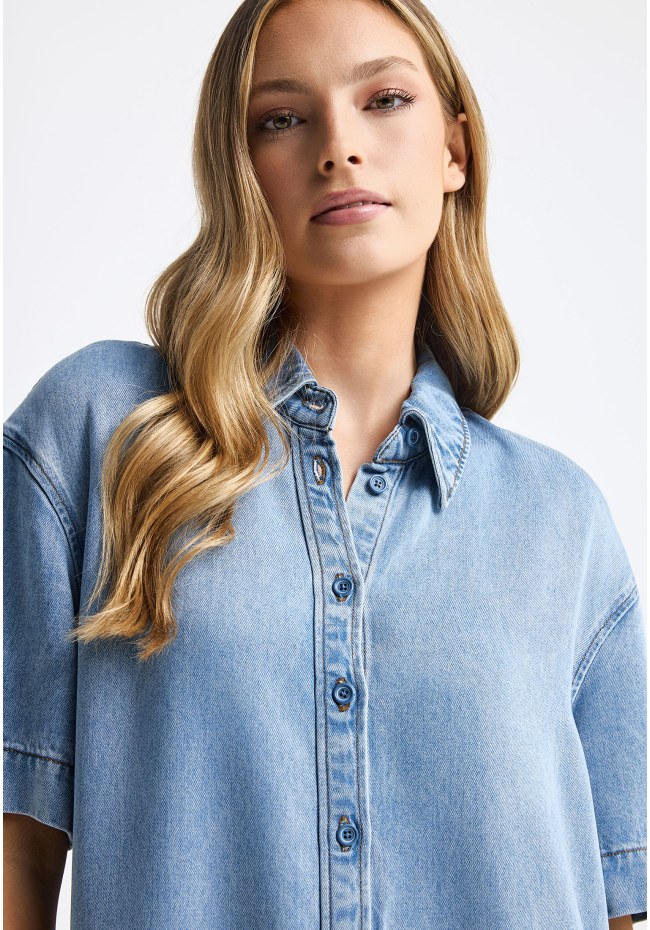 Γυναικείο relaxed denim φόρεμα με ασύμμετρο τελειώμα