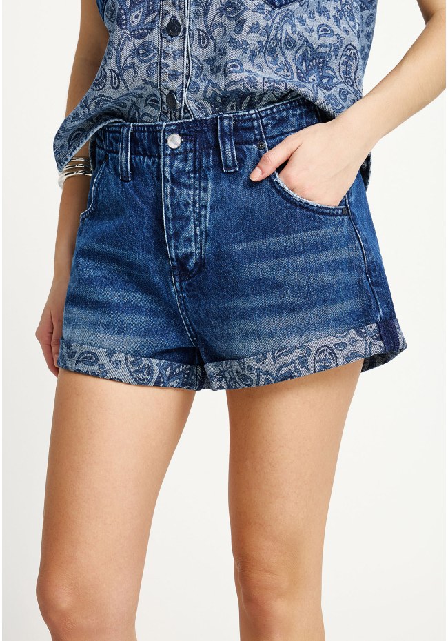Women's denim shorts with turn-up hem