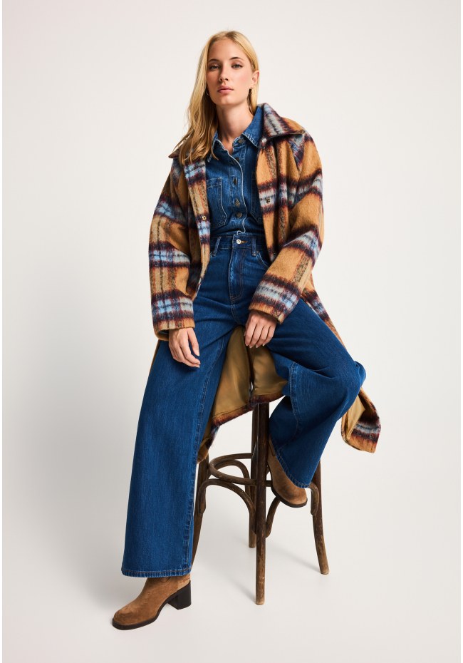 Γυναικείο oversized μακρύ καρό παλτό με χνουδωτή υφή