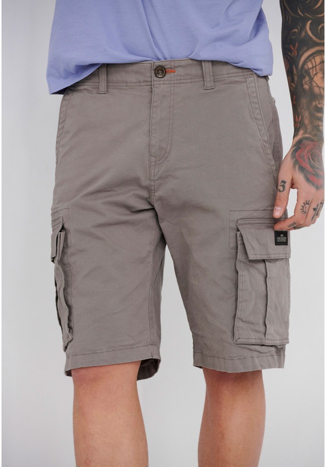 Essential cargo βερμούδα