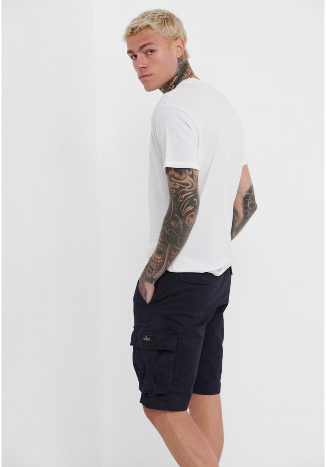 Essential cargo βερμούδα