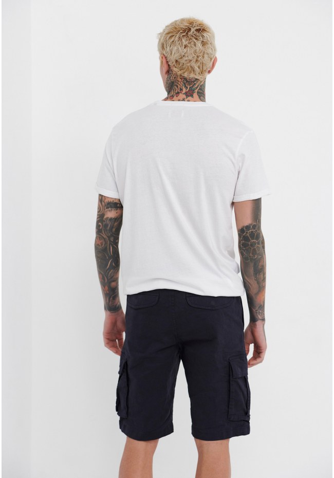 Essential cargo βερμούδα