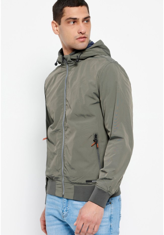 Lightweight jacket with detachable hood