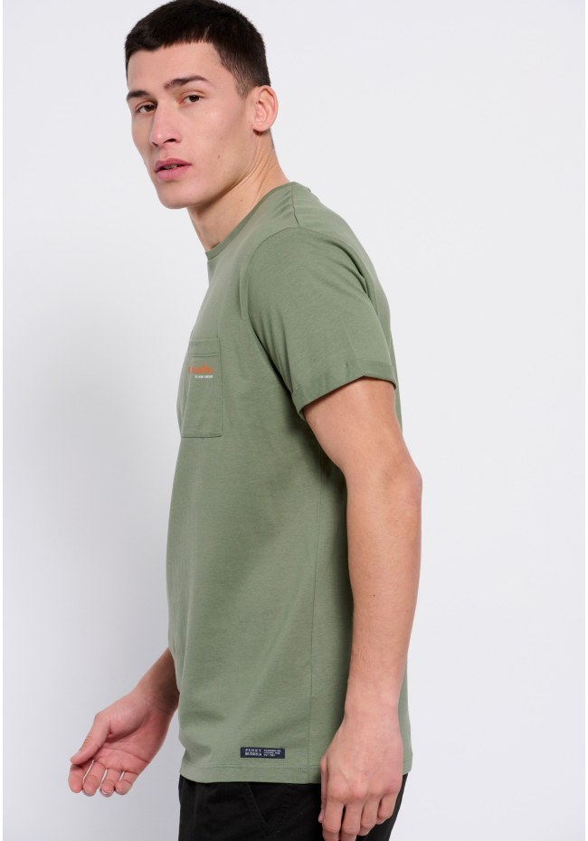 T-shirt with chest pocket