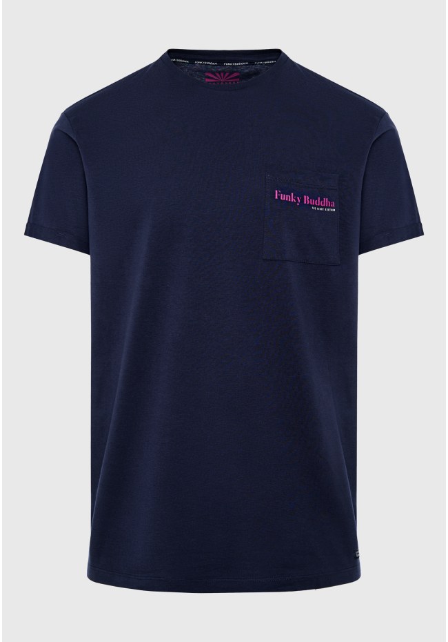 T-shirt with chest pocket