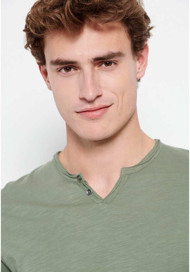 Essential t-shirt με λαιμό henley