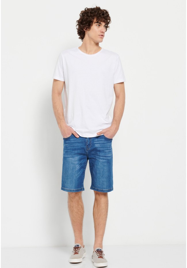 Loose fit raw cut neck t-shirt