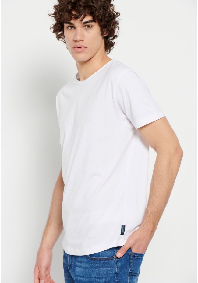 Loose fit raw cut neck t-shirt