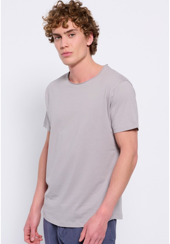 Loose fit t-shirt με raw cut λαιμόκοψη