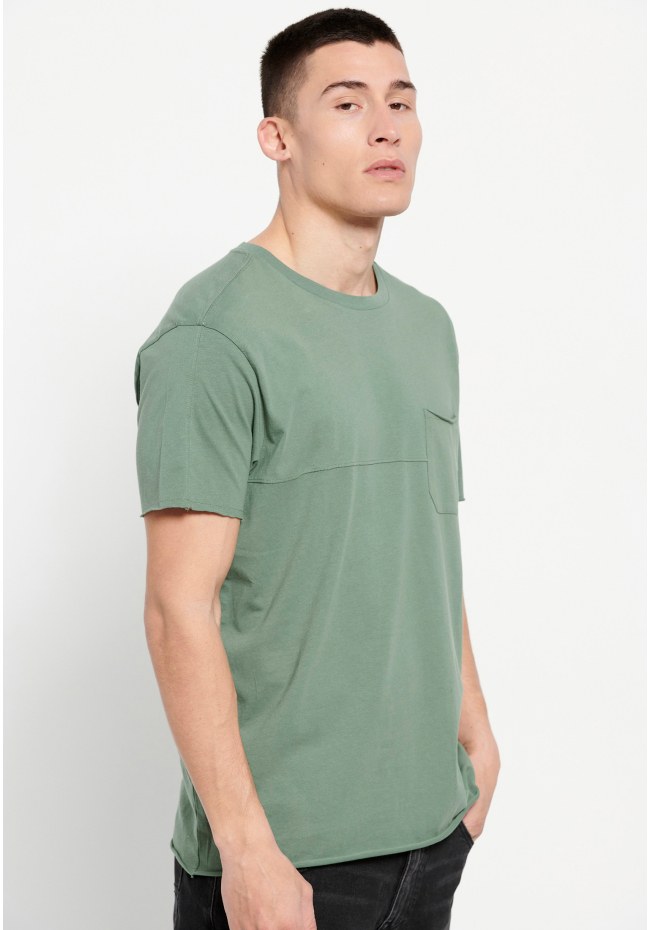 Loose fit t-shirt with raw edges