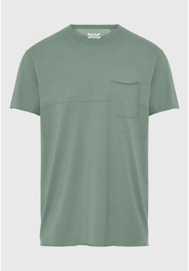 Loose fit t-shirt with raw edges