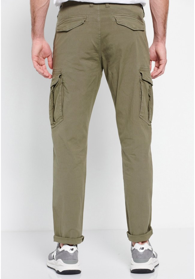 Garment dyed cargo παντελόνι σε ζακάρ ύφασμα