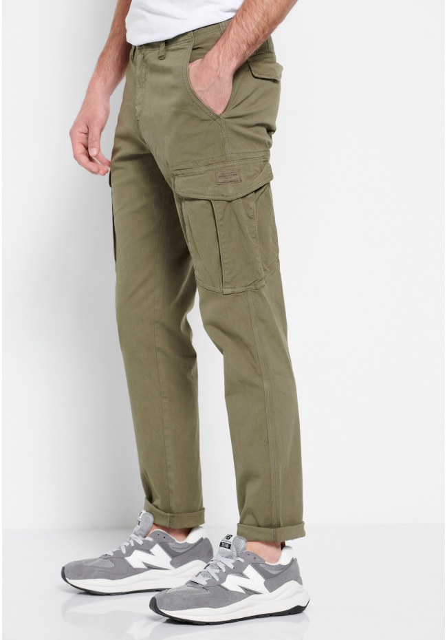 Garment dyed cargo παντελόνι σε ζακάρ ύφασμα