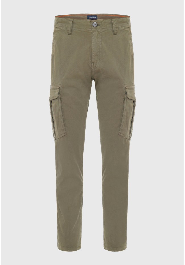 Garment dyed cargo παντελόνι σε ζακάρ ύφασμα