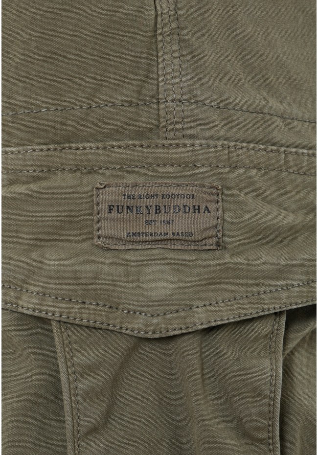 Garment dyed cargo παντελόνι σε ζακάρ ύφασμα