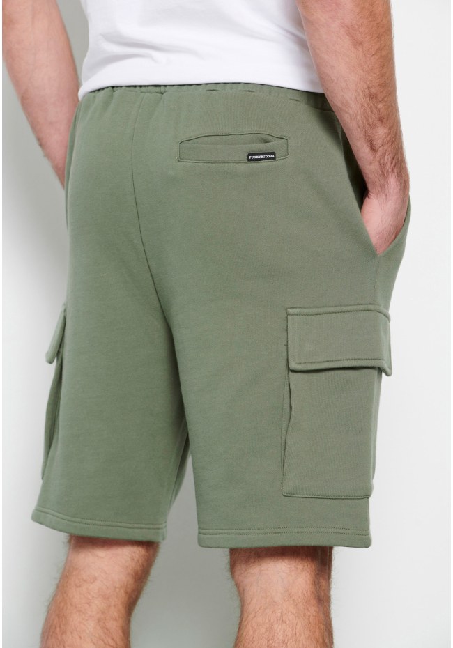 Jogger shorts with cargo pockets