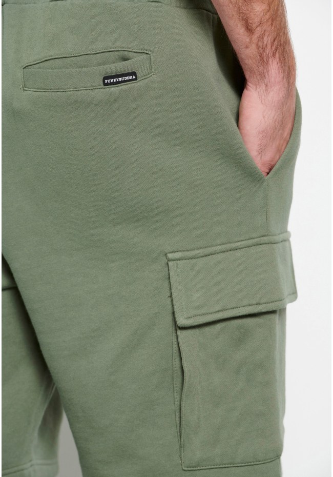 Jogger shorts with cargo pockets