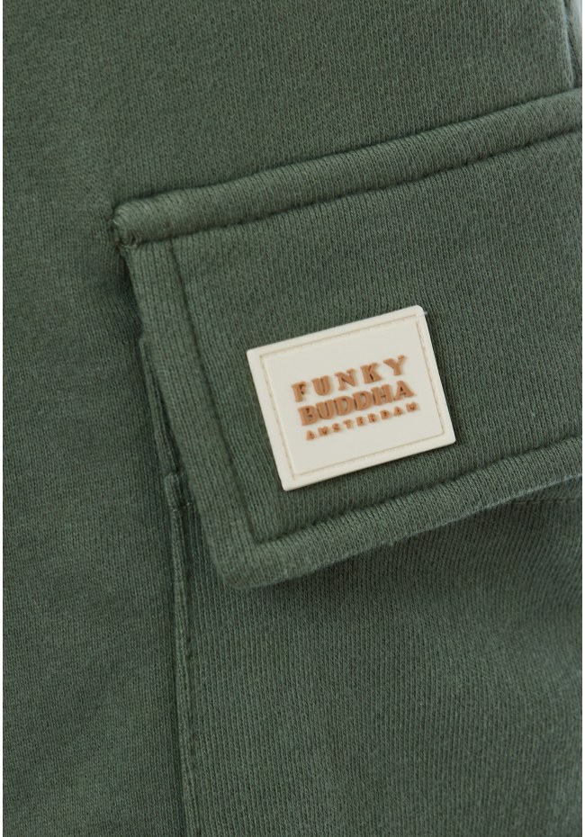 Jogger shorts with cargo pockets