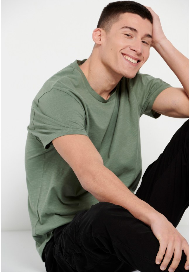 Loose fite crew neck t-shirt