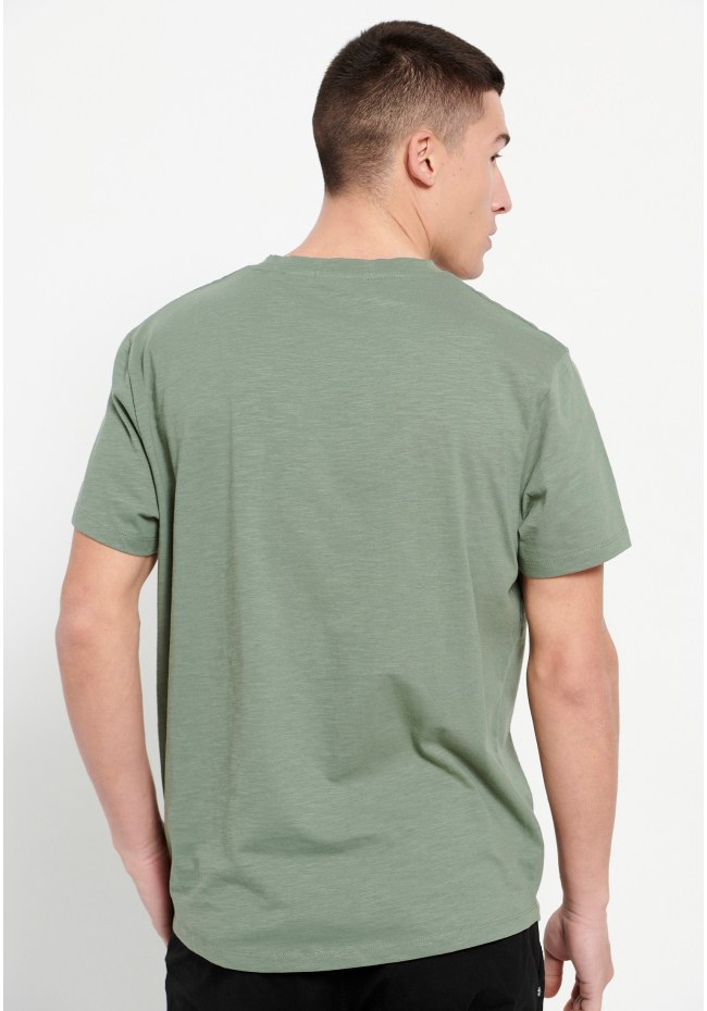 Loose fite crew neck t-shirt
