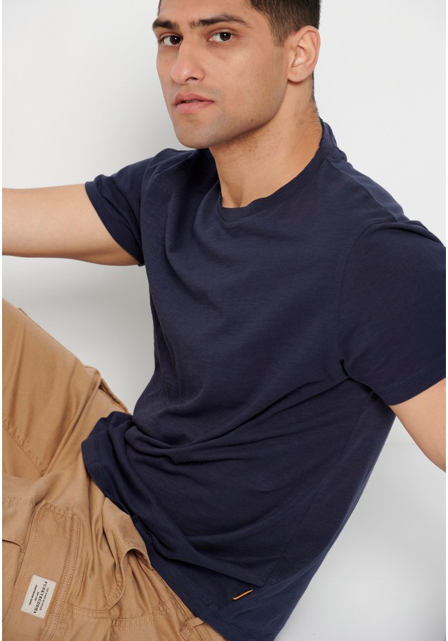 Loose fite crew neck t-shirt