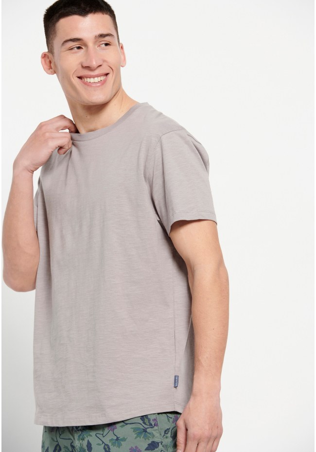 Loose fite crew neck t-shirt