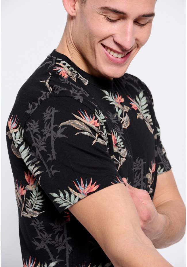 T-shirt με all over τύπωμα