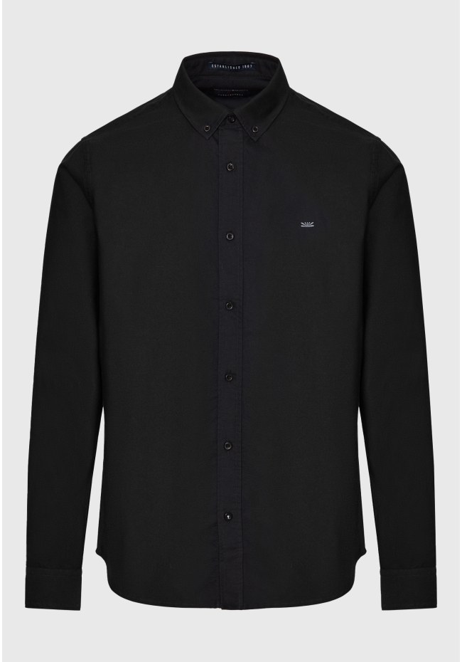 Essential shirt with embroidered logo