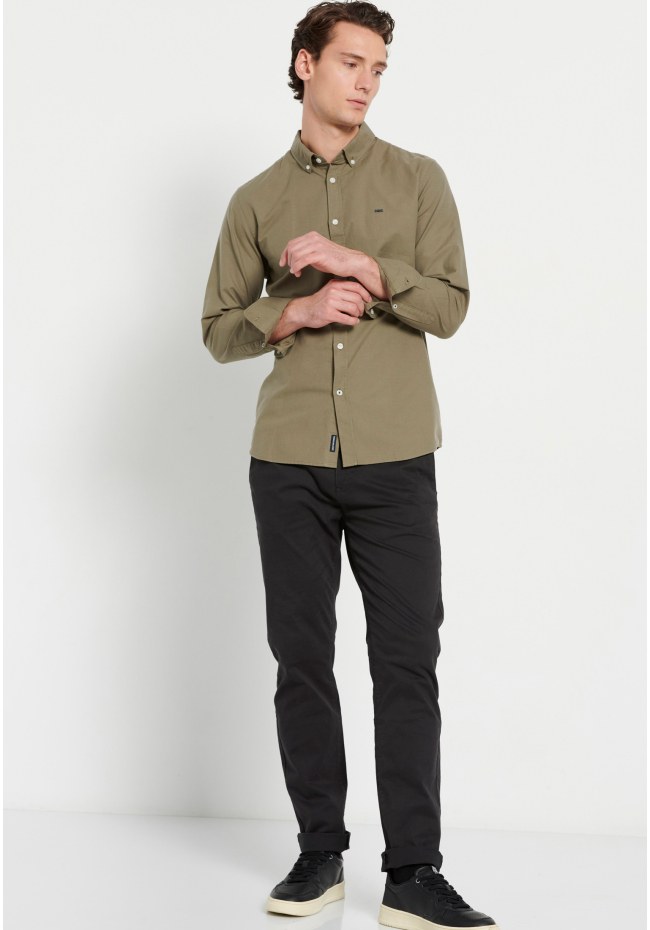 Essential shirt with embroidered logo