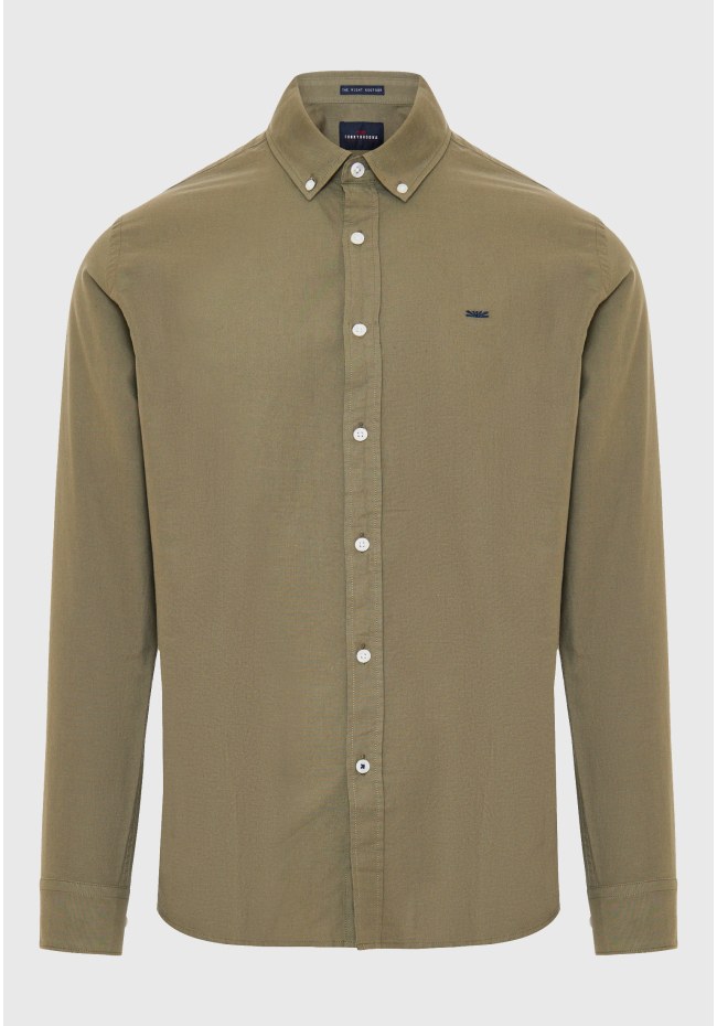Essential shirt with embroidered logo