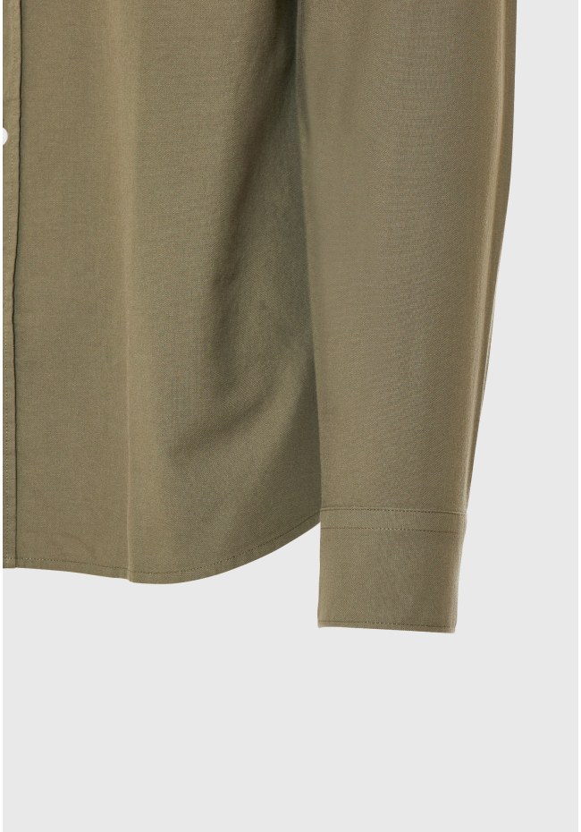 Essential shirt with embroidered logo