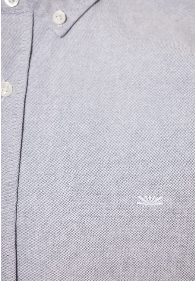 Essential shirt with embroidered logo
