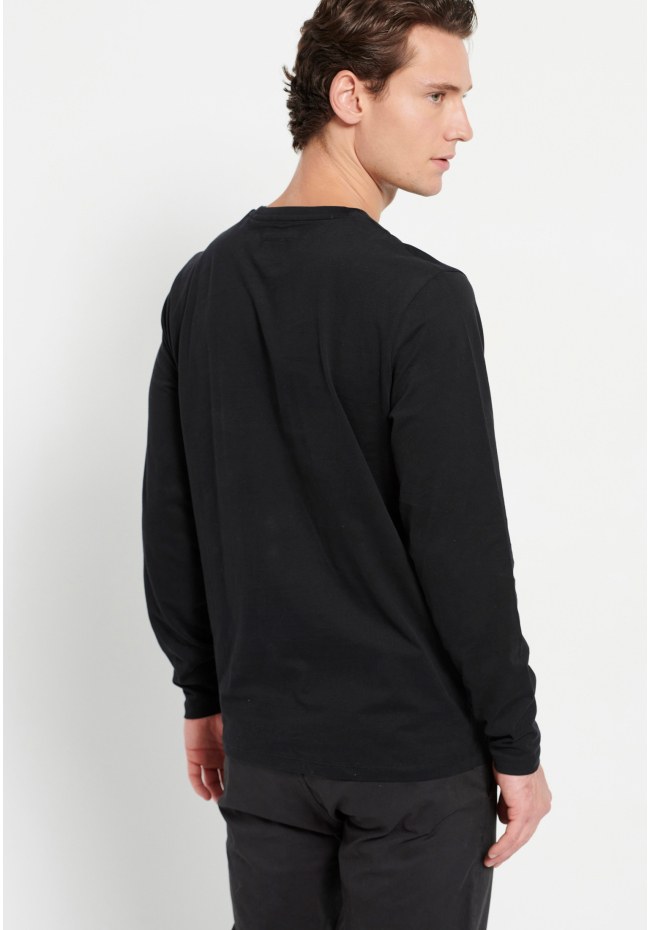 Longsleeve t-shirt with chest print