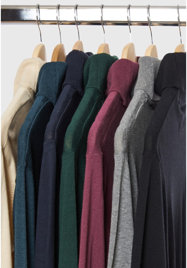 Essential men's turtle neck sweater