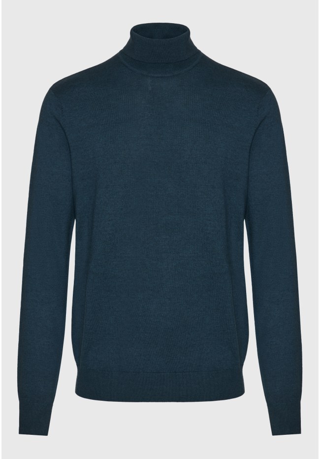 Essential men's turtle neck sweater