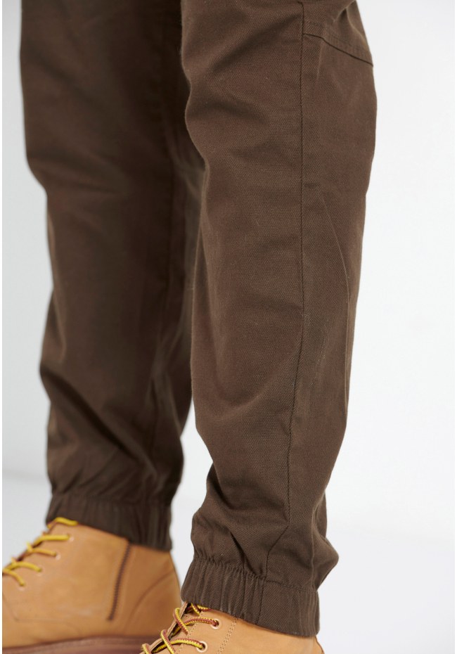 Relaxed fit chino παντελόνι σε micro ζακάρ ύφανση (dobby)