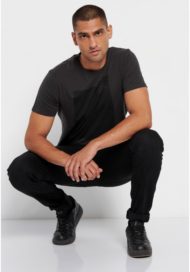 Relaxed fit t-shirt με τύπωμα στο στήθος