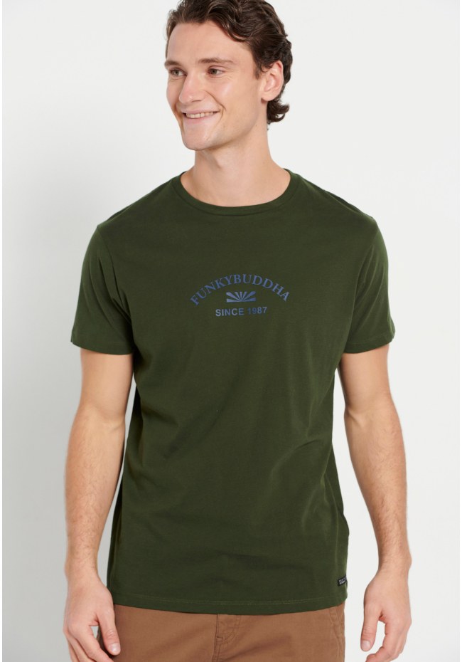 T-shirt με τύπωμα στο στήθος