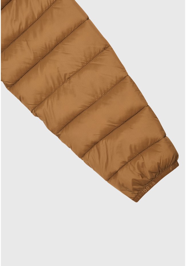 Traveller jacket with detachable hood