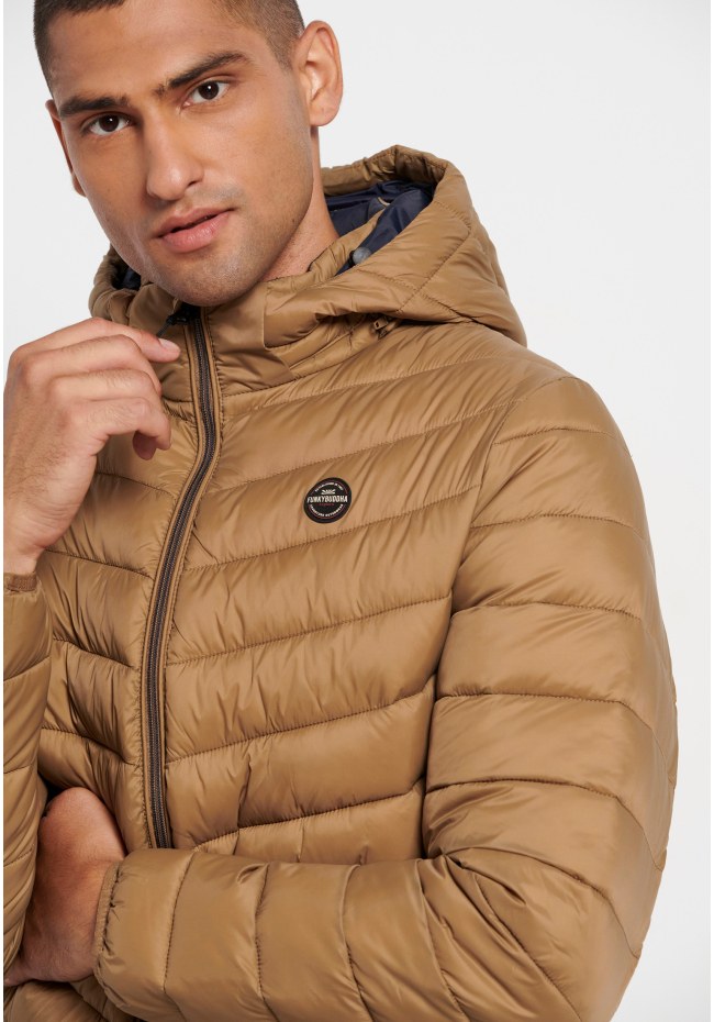 Traveller jacket with detachable hood