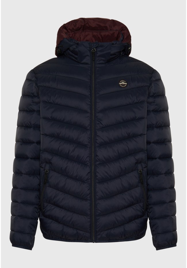 Traveller jacket with detachable hood