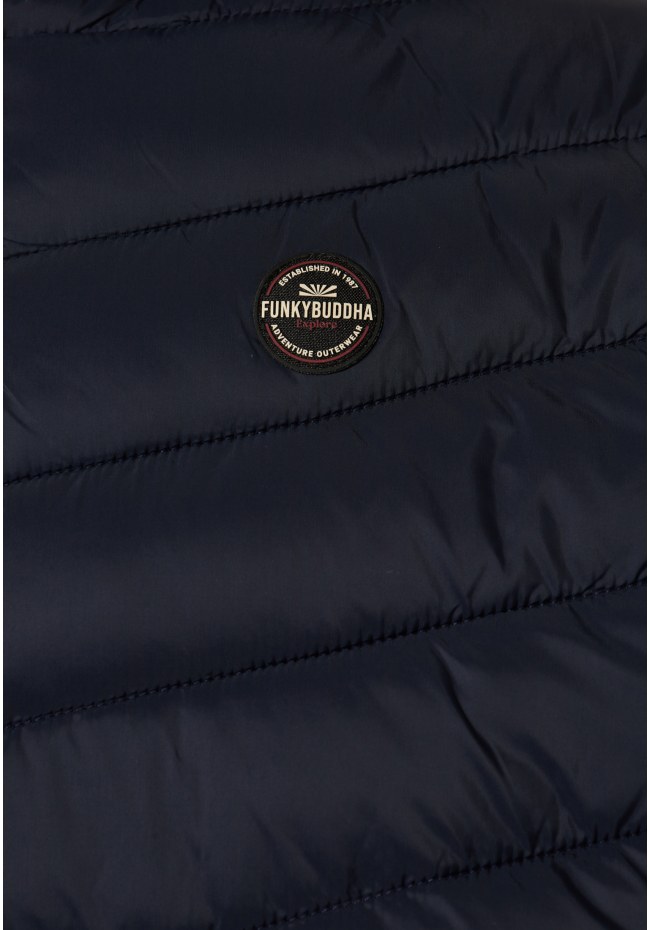 Traveller jacket with detachable hood