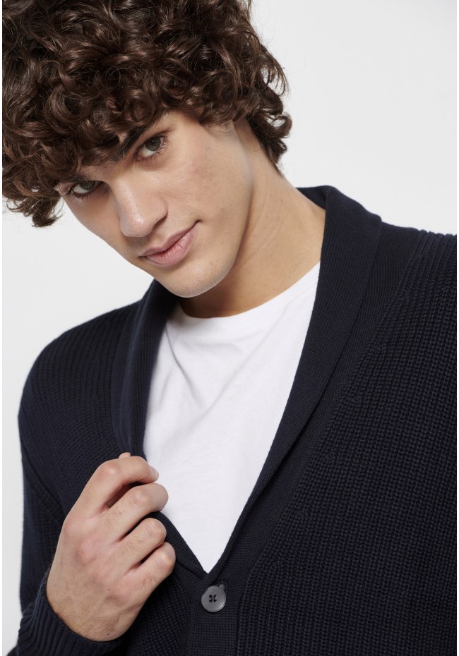 Μen's knitted cardigan with buttons