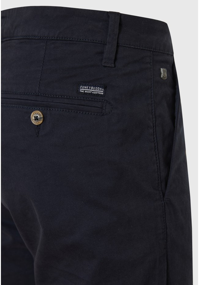 Men's chino pants - The essentials